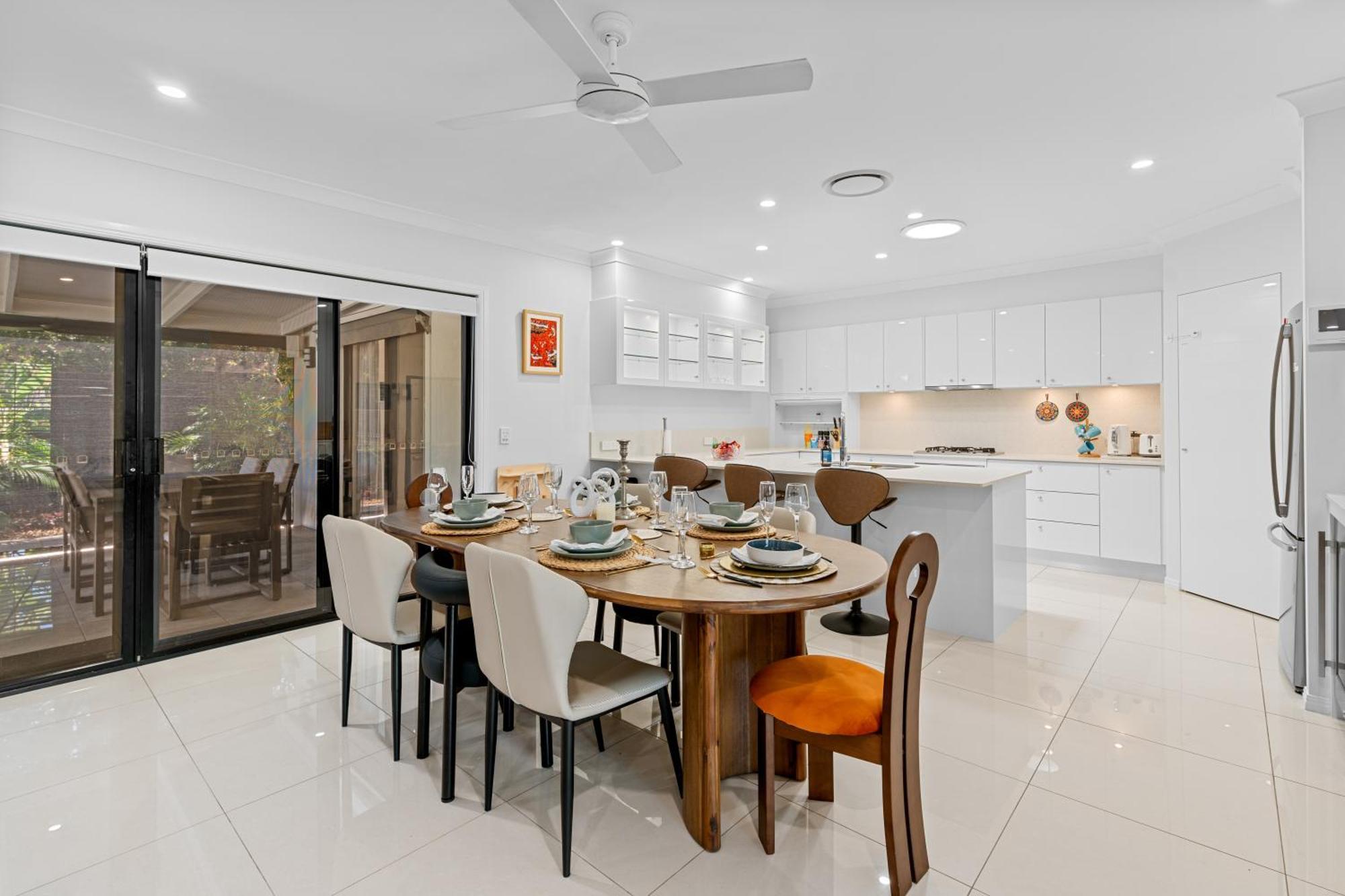 Holiday home Burleigh Bliss Waterside Escape With Pool *