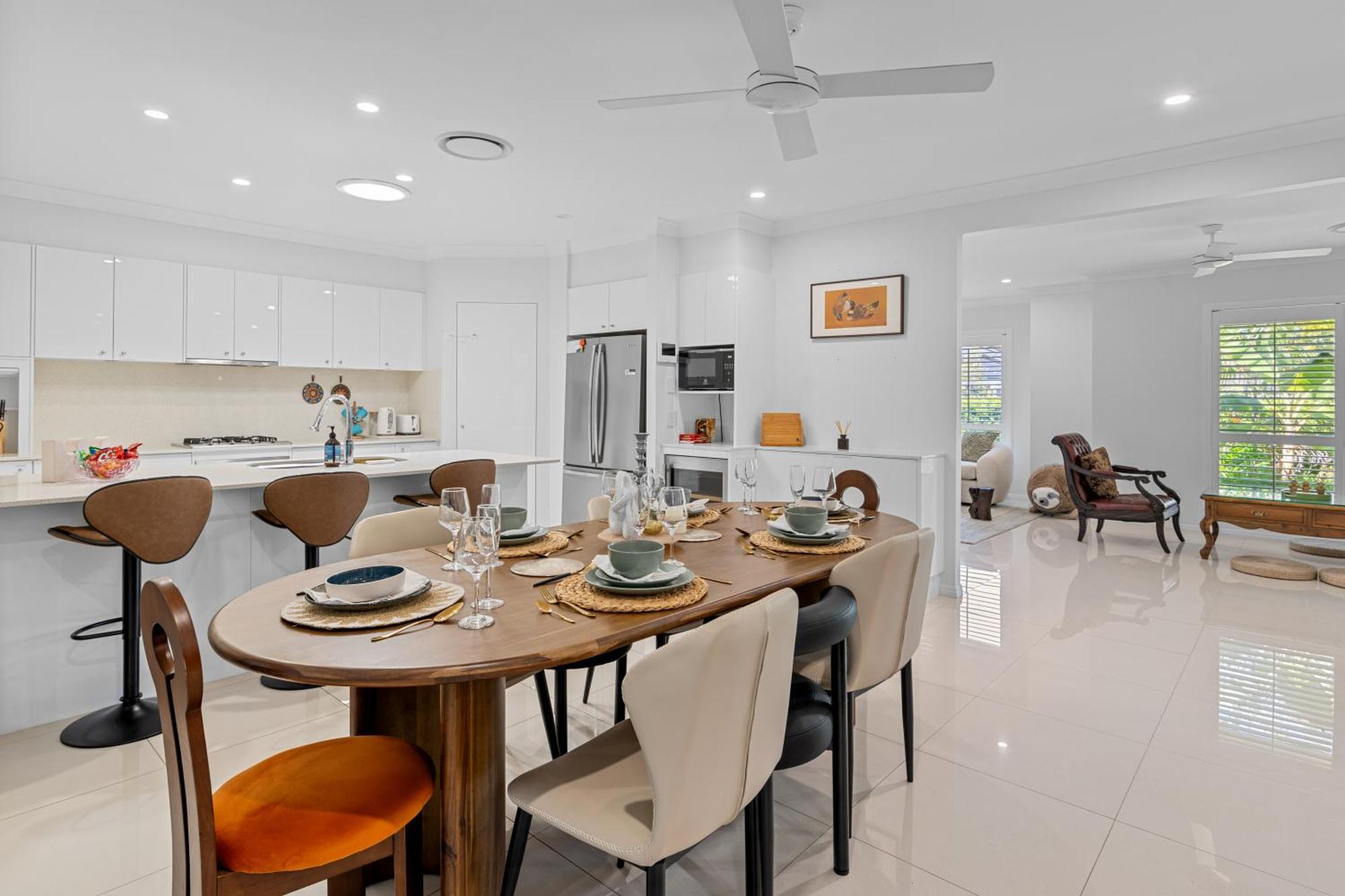 Burleigh Bliss Waterside Escape With Pool * Gold Coast