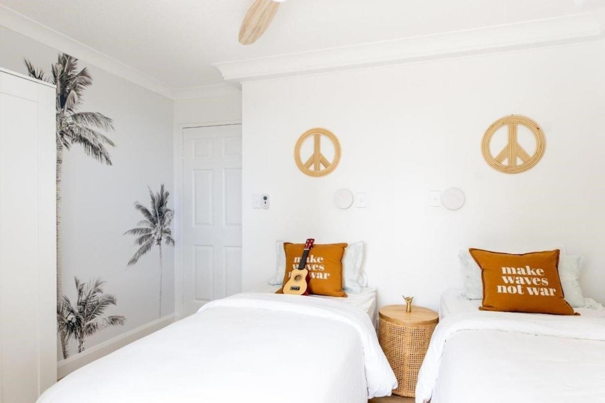 Apartment Ocean View Coastal Haven In Burleigh Heads *