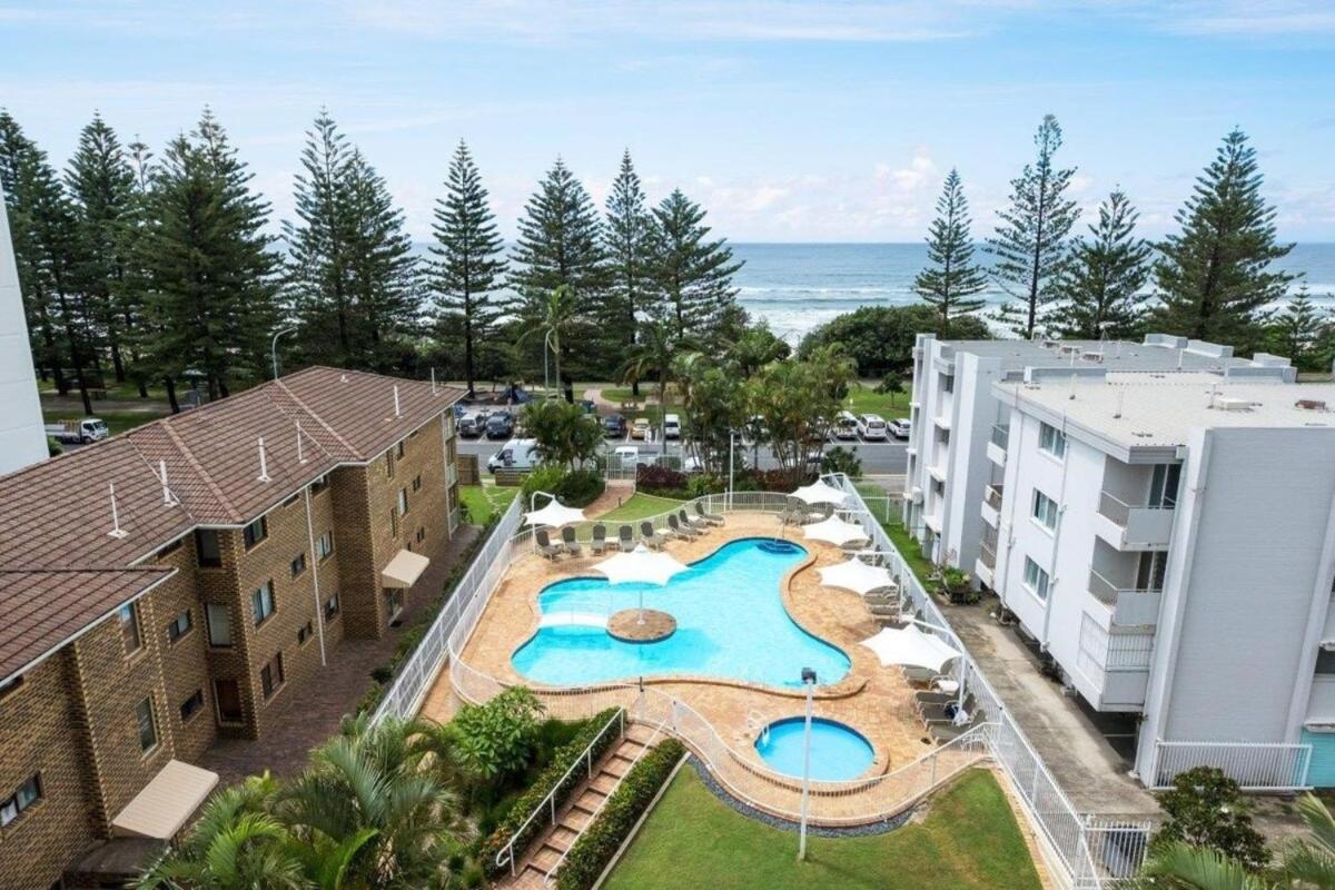 Ocean View Coastal Haven In Burleigh Heads Apartment
