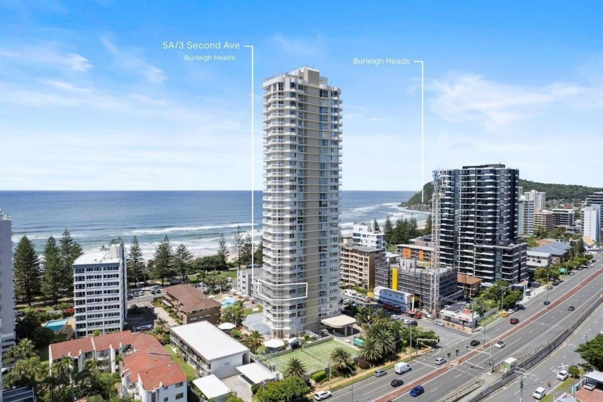 Ocean View Coastal Haven In Burleigh Heads *