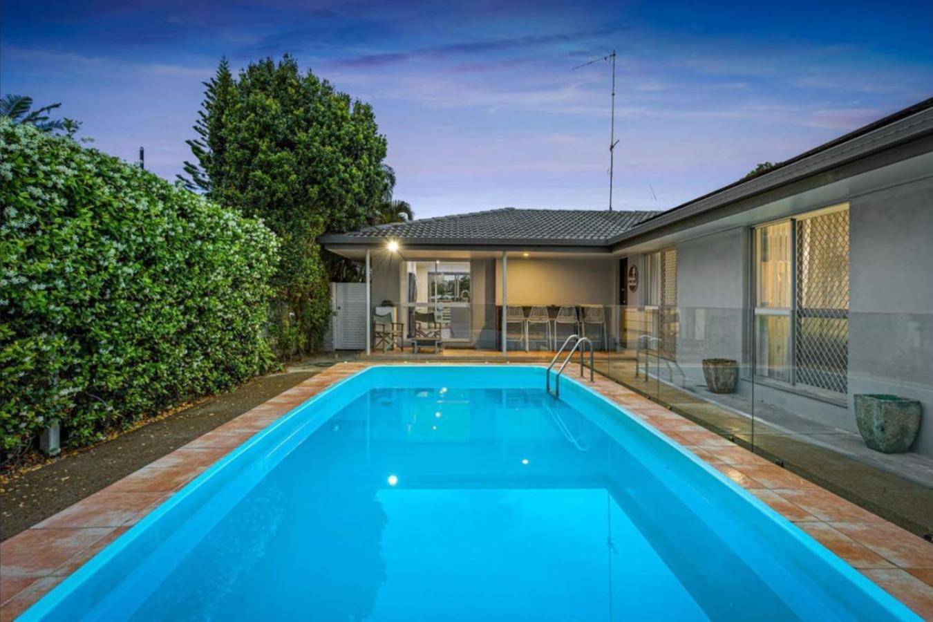 Water View Family Getaway - Wifi, Pool, Bbq Holiday home