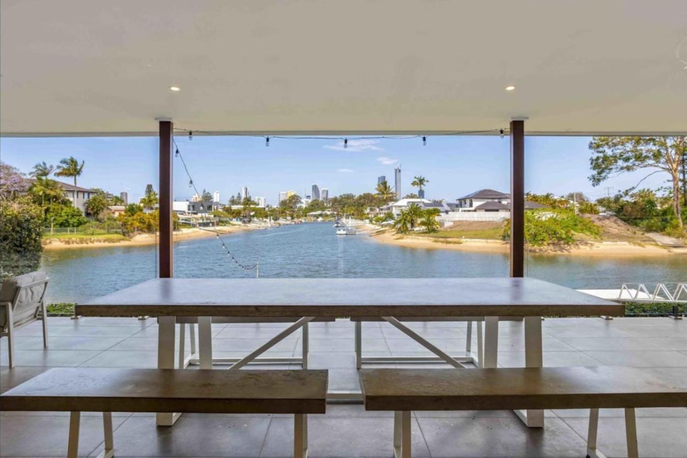Holiday home Water View Family Getaway - Wifi, Pool, Bbq *