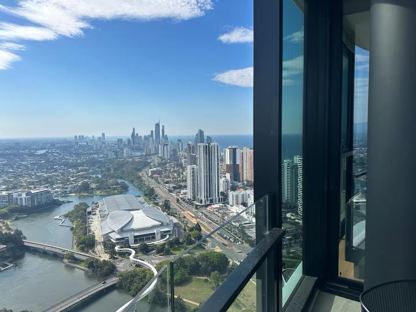 Azure Skyline Casino Residences Aparthotel *
