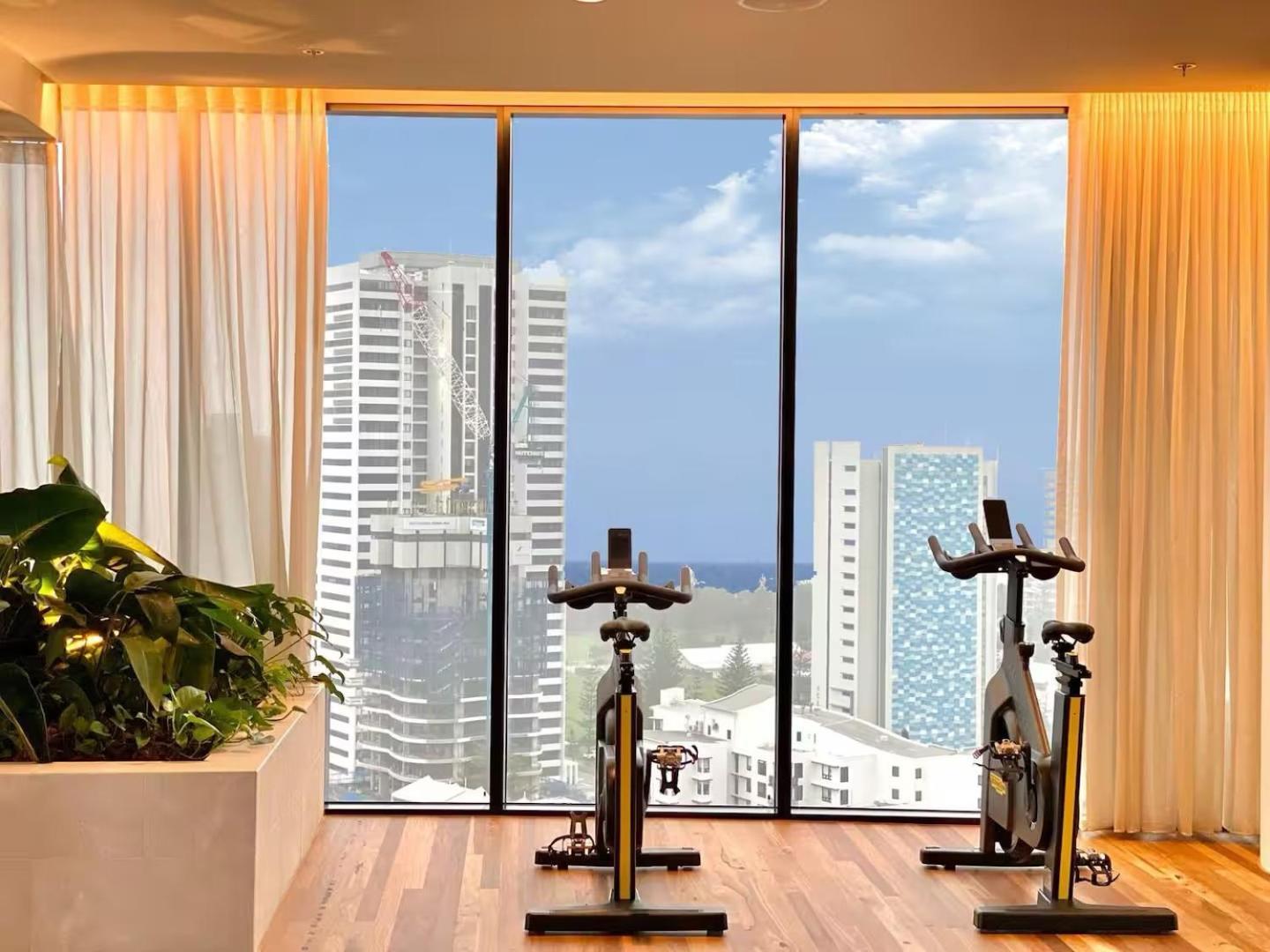 Azure Skyline Casino Residences Aparthotel *