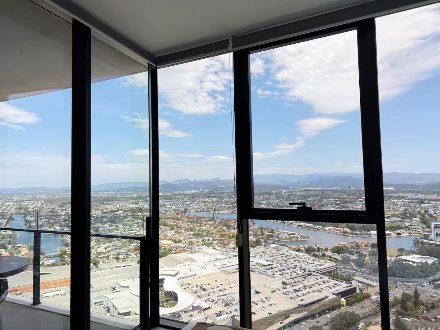Aparthotel Azure Skyline Casino Residences
