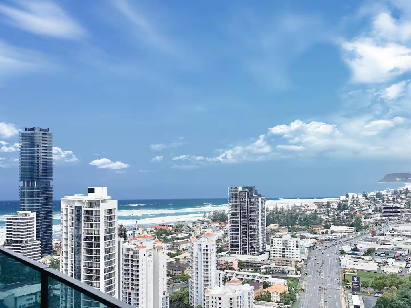 Aparthotel Azure Skyline Casino Residences