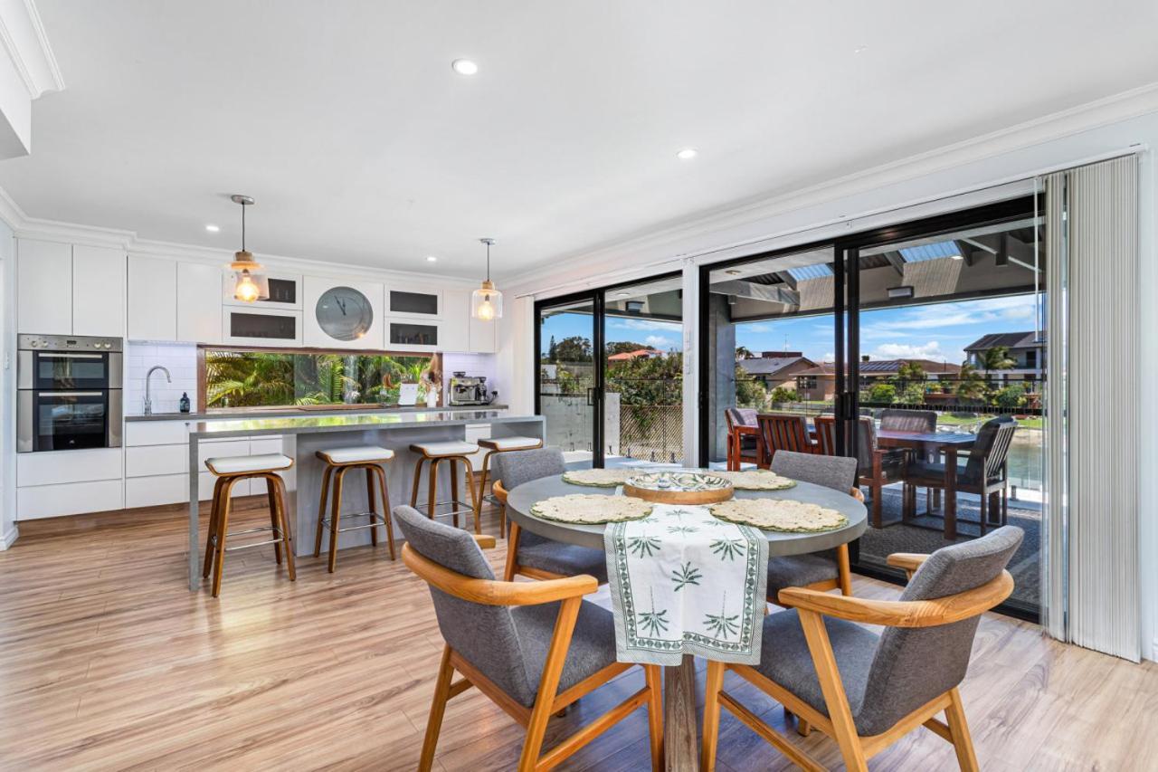 Luxury Waterside Oasis * Gold Coast