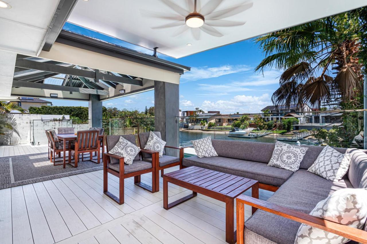 Holiday home Luxury Waterside Oasis