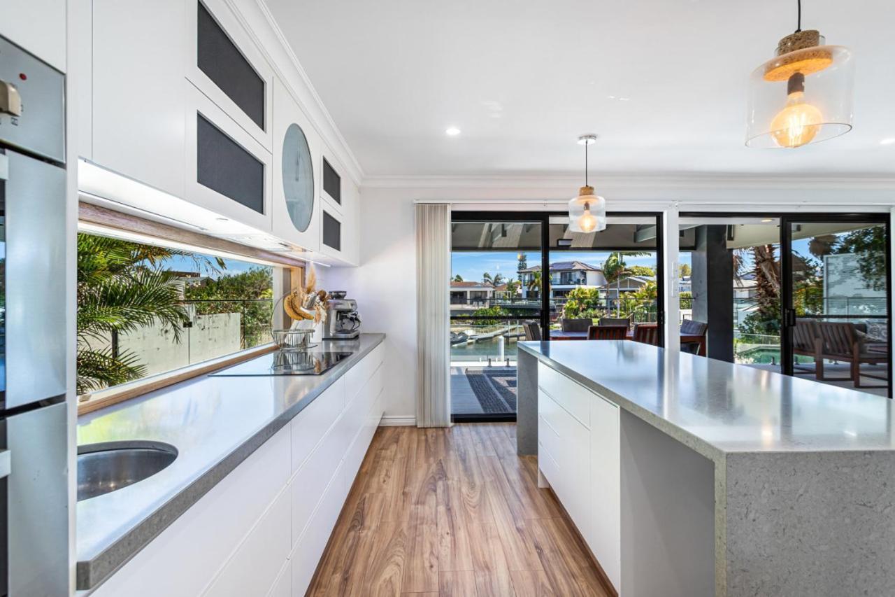 Luxury Waterside Oasis *
