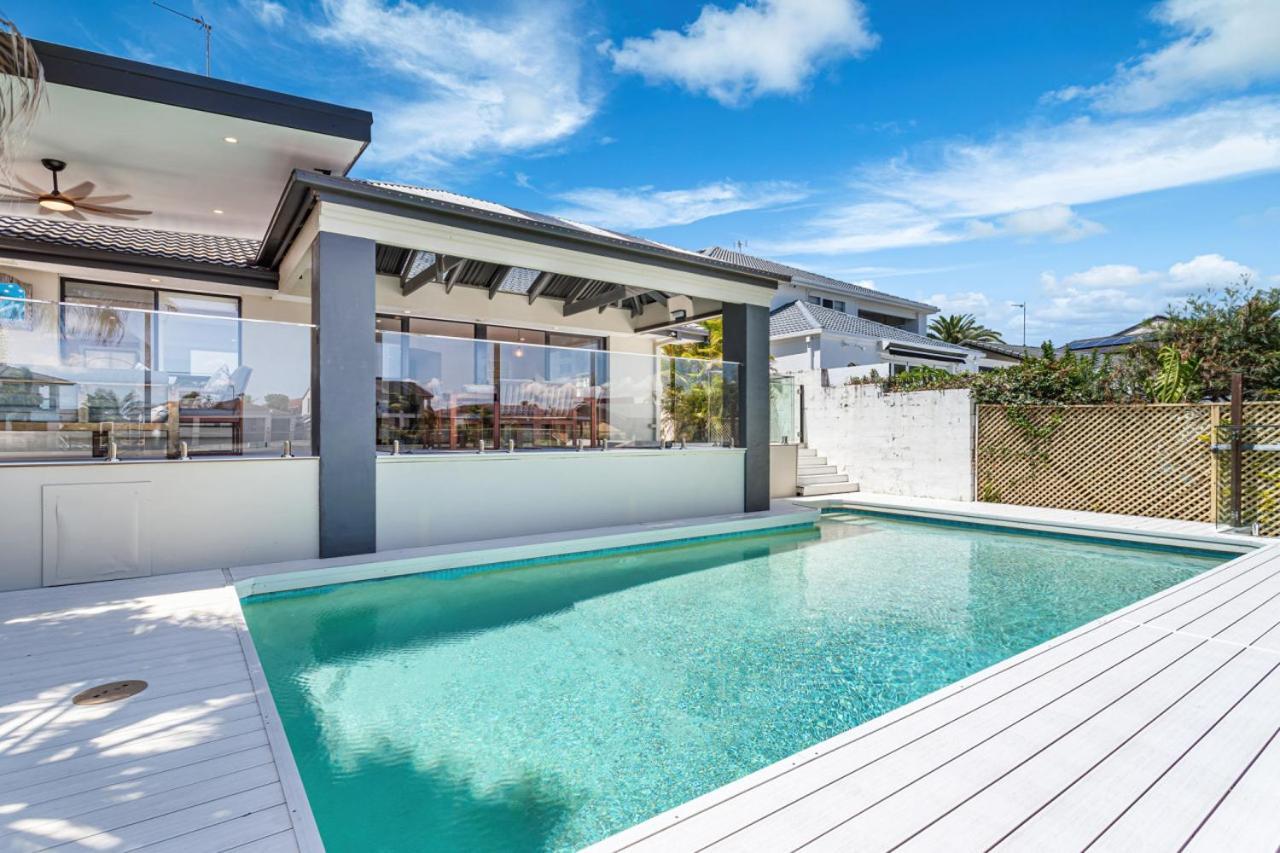 Luxury Waterside Oasis Gold Coast