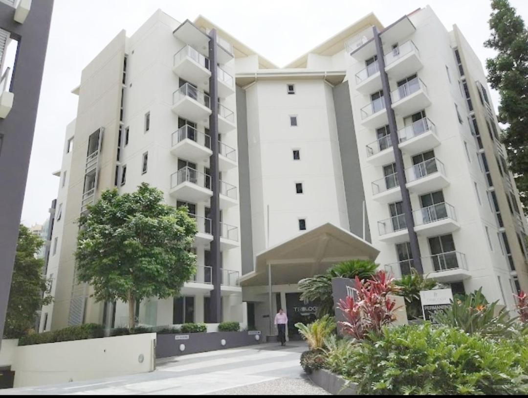 Aparthotel 255 Sqm 3 Bedroom River Ocean View Surfers Paradise *