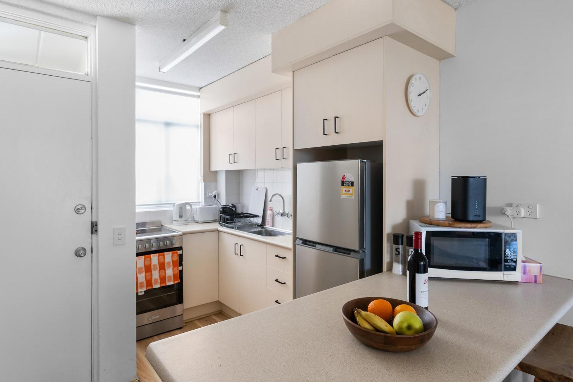 The Suntide - Beachfront 2bedroom Unit At Surfers With Parking And Netflix Gold Coast