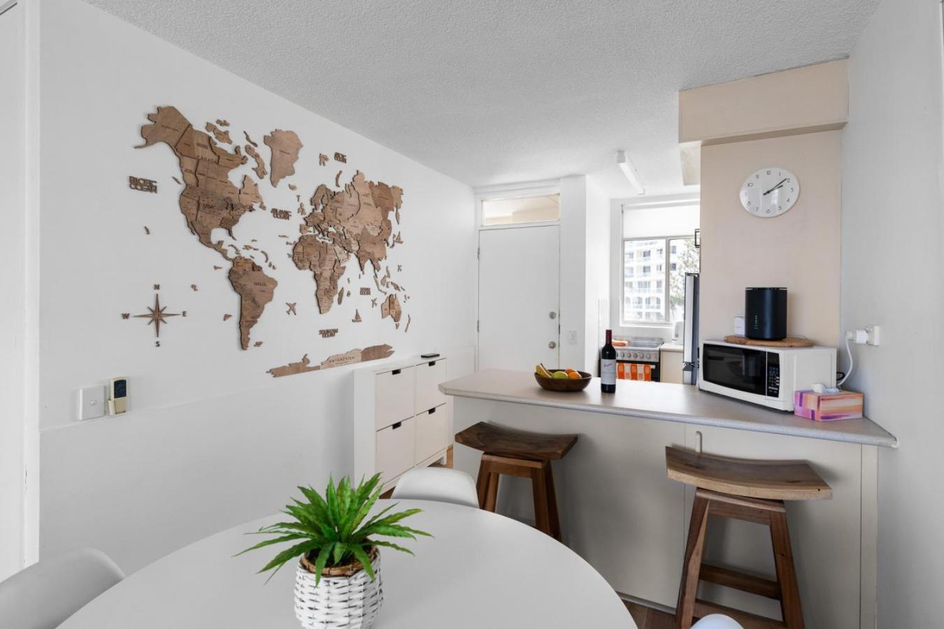 The Suntide - Beachfront 2bedroom Unit At Surfers With Parking And Netflix *