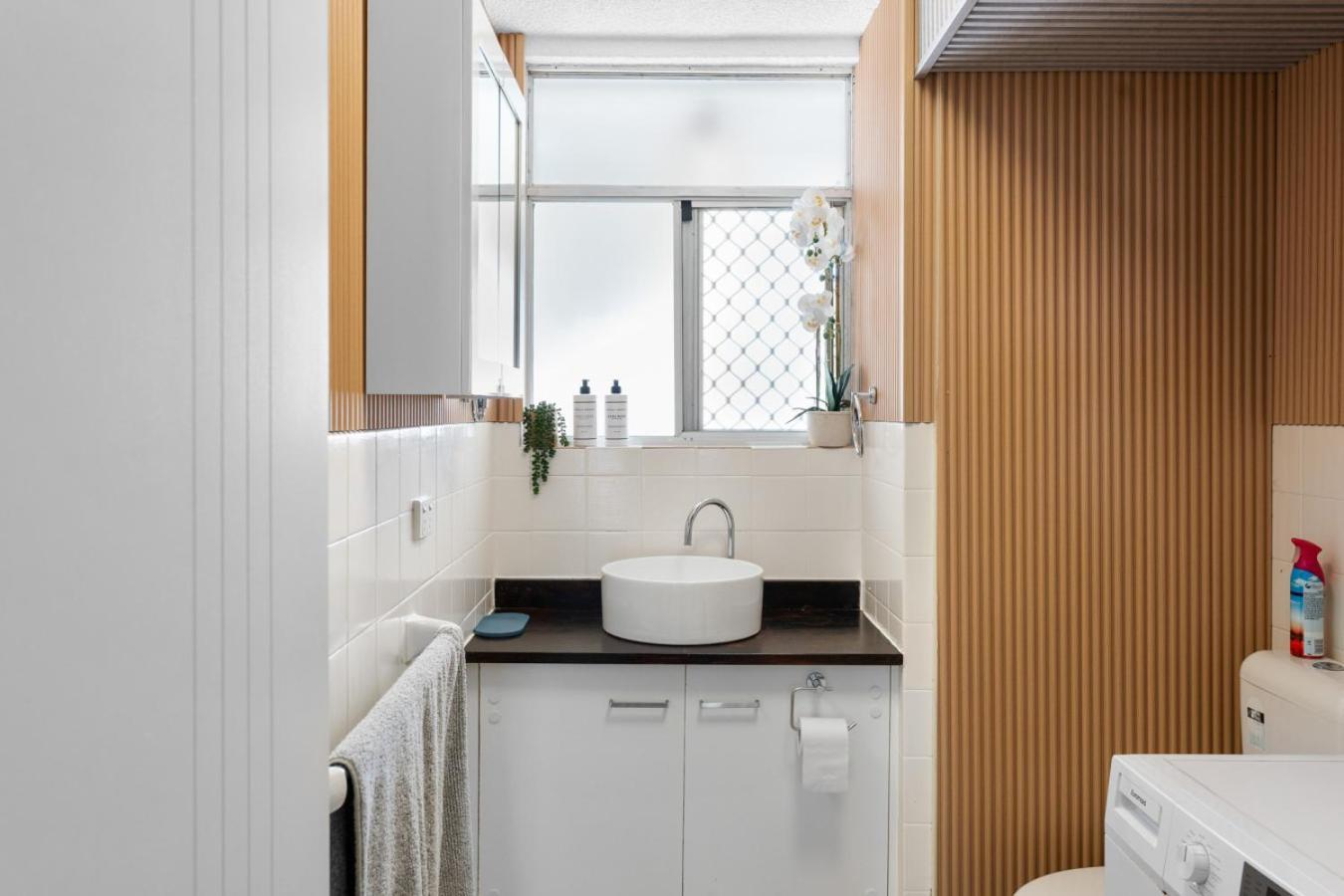 Apartment The Suntide - Beachfront 2bedroom Unit At Surfers With Parking And Netflix *