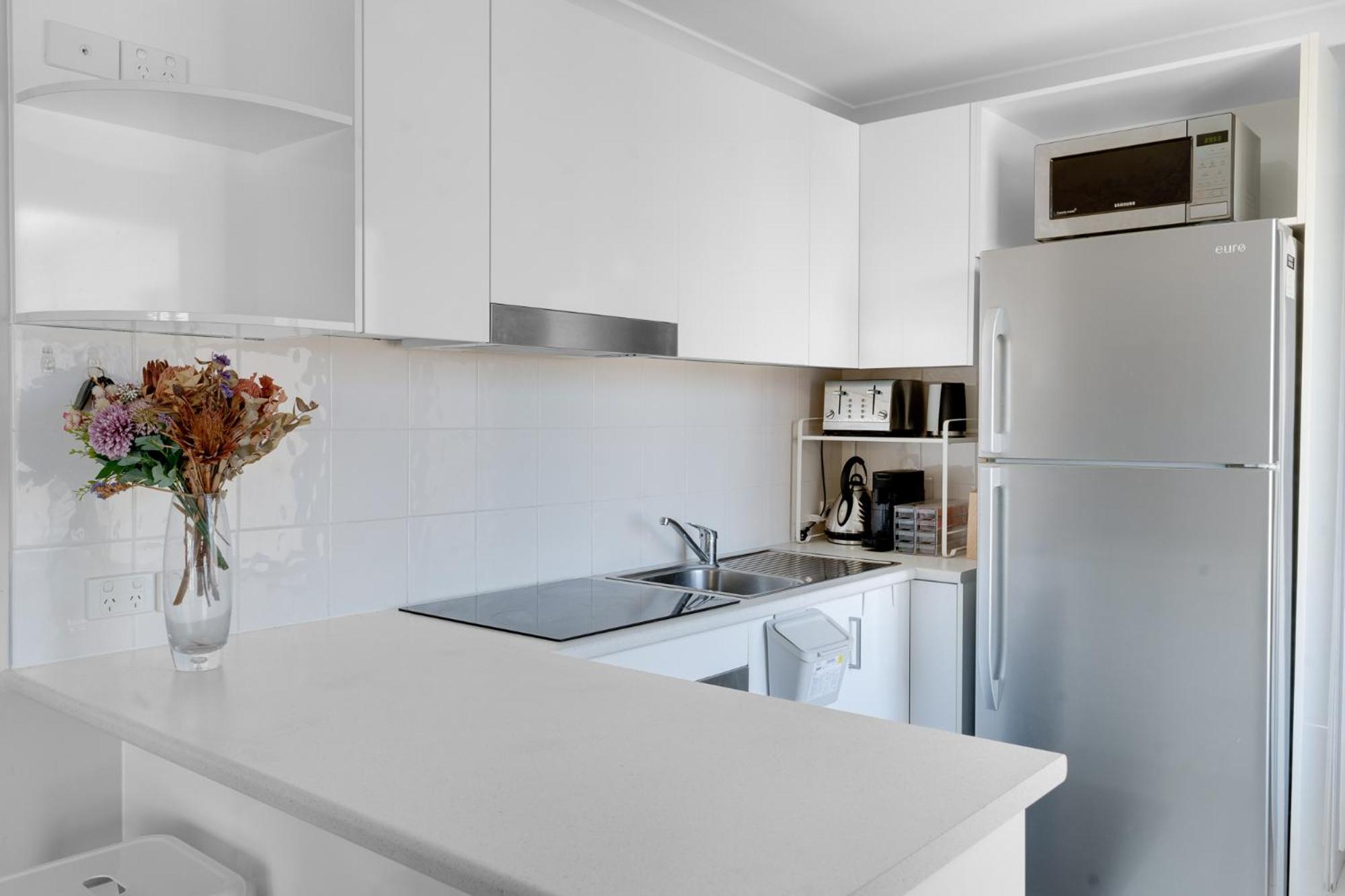 2b Broadwater Views In Labrador Apartment