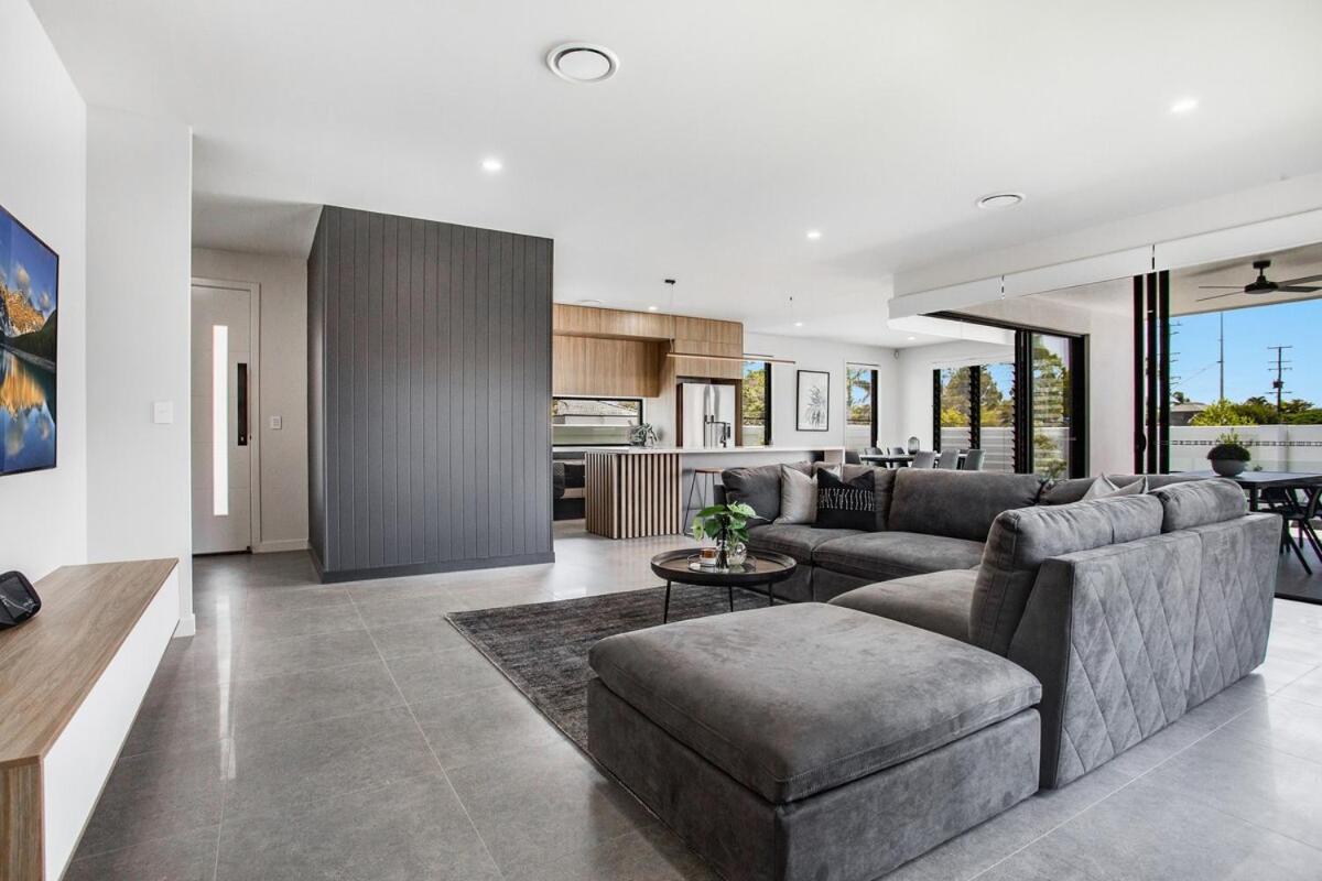 Luxe Capri 5br Villa, Heated Pool, Steps To