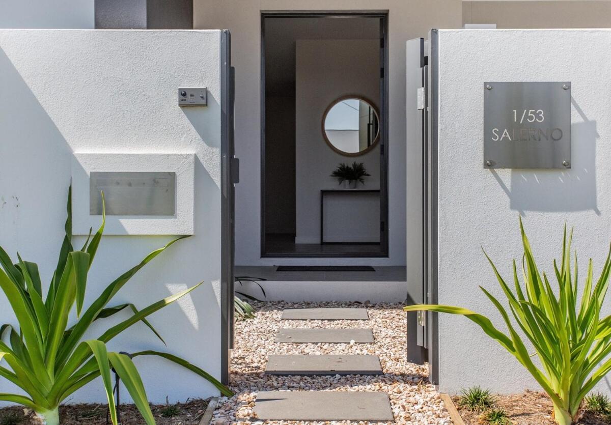 Luxe Capri 5br Villa, Heated Pool, Steps To Holiday home *