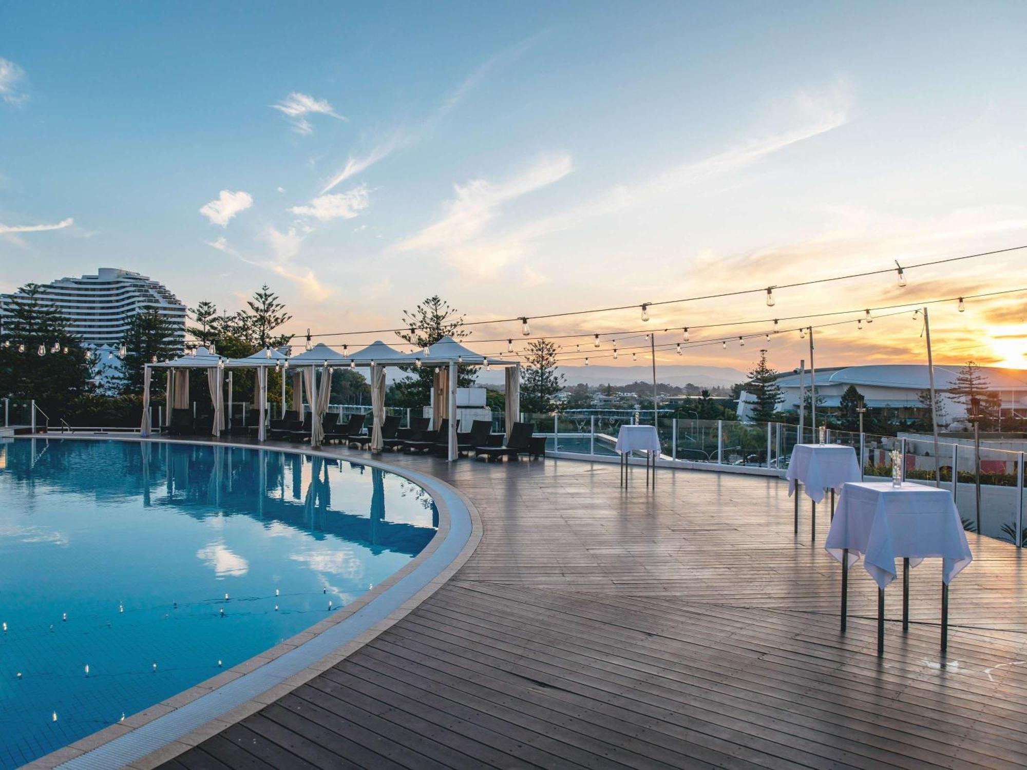 Sofitel Broadbeach 5*