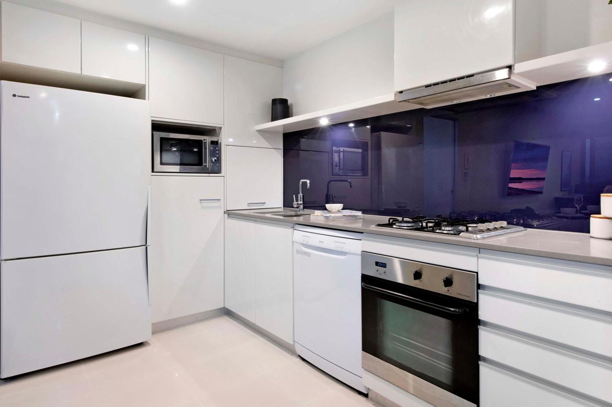 Beautiful Hinterland Views! - Circle On Cavill - Self Contained & Privately Managed Apartment Gold Coast