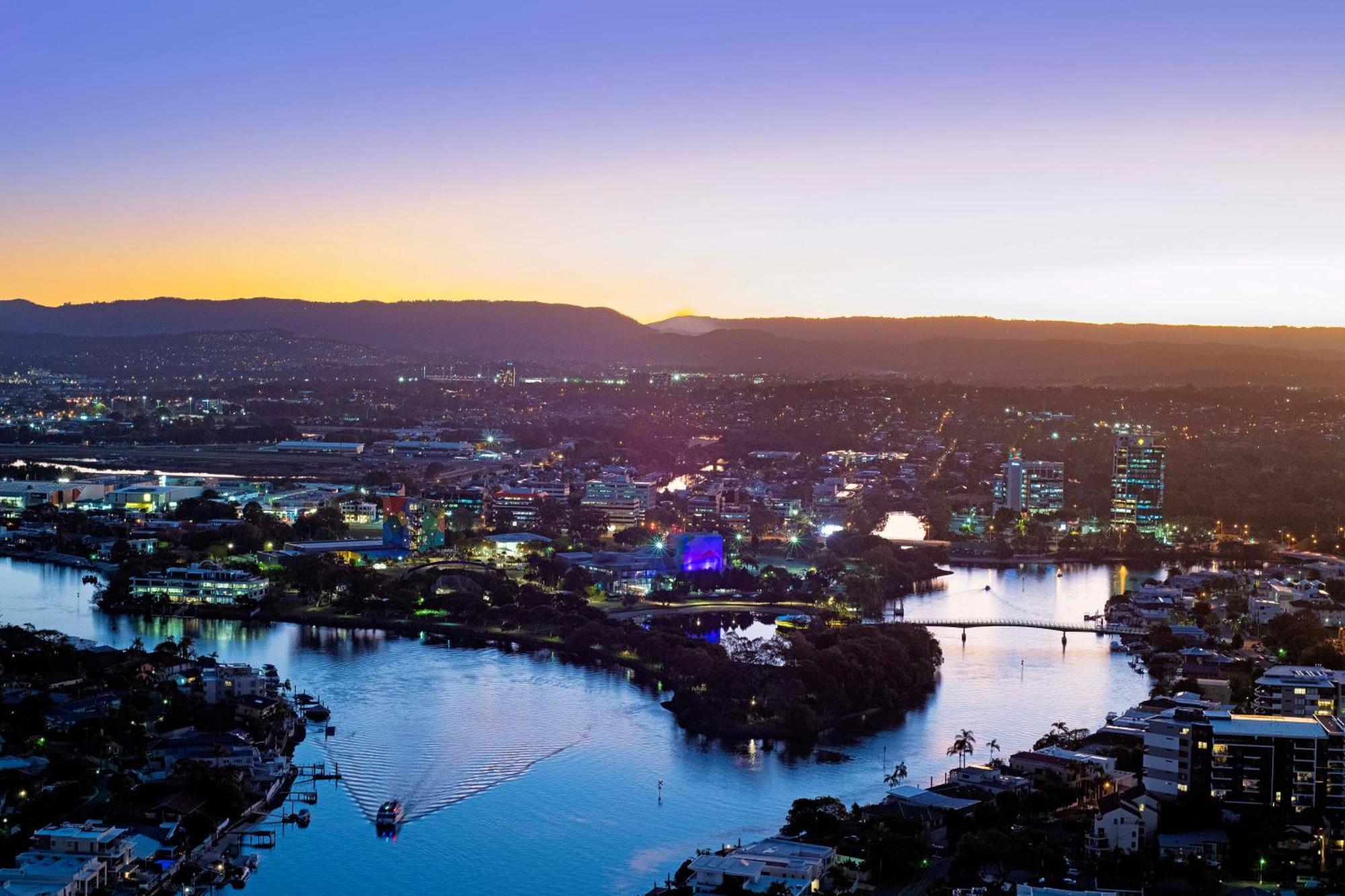 Apartment Beautiful Hinterland Views! - Circle On Cavill - Self Contained & Privately Managed Gold Coast
