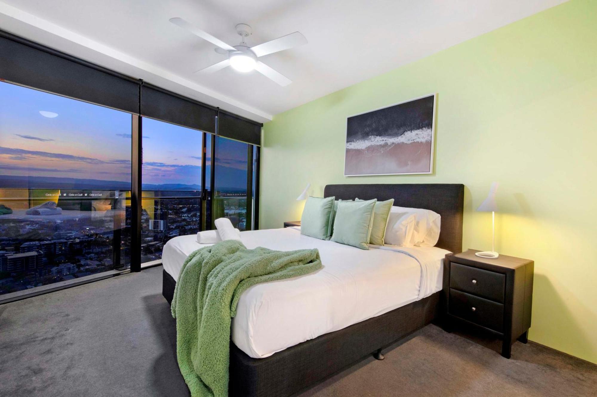 Apartment Beautiful Hinterland Views! - Circle On Cavill - Self Contained & Privately Managed