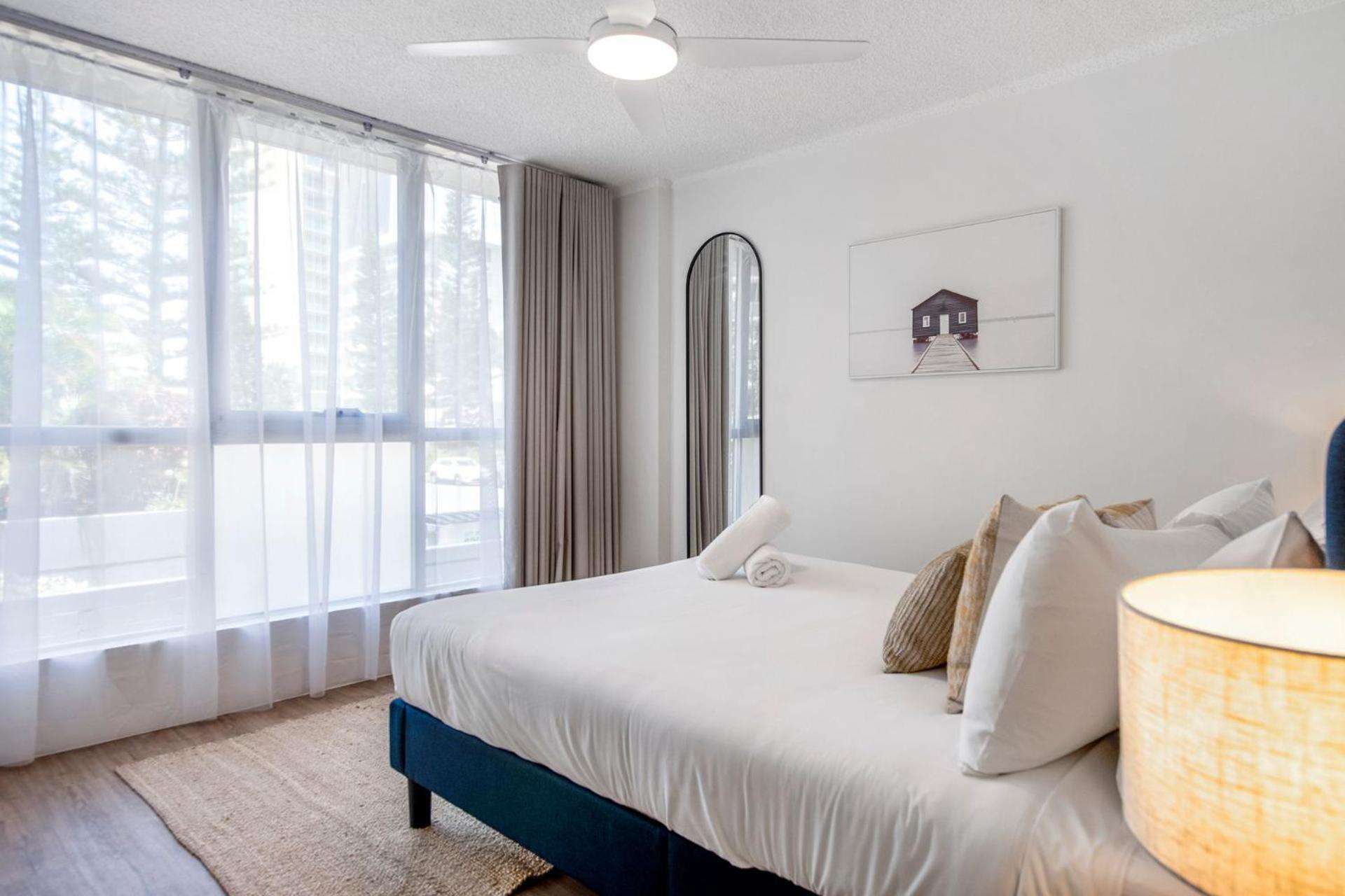 Beautifully Renovated Two Bedroom - Coasthm * Gold Coast