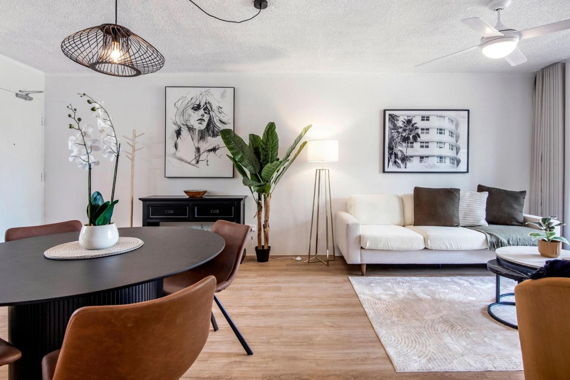 Beautifully Renovated Two Bedroom - Coasthm * Gold Coast
