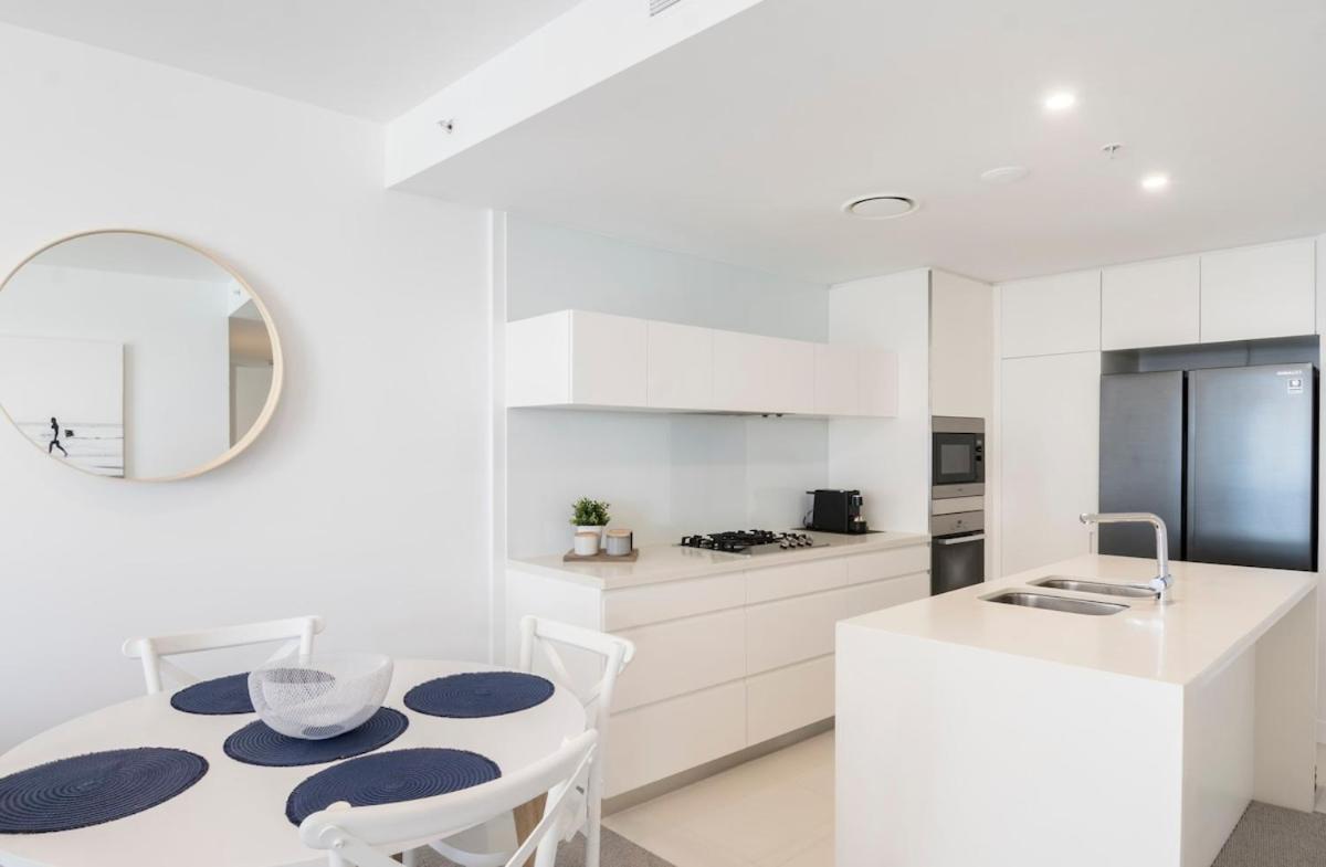 Mega Views At Oracle 23204 Apartment