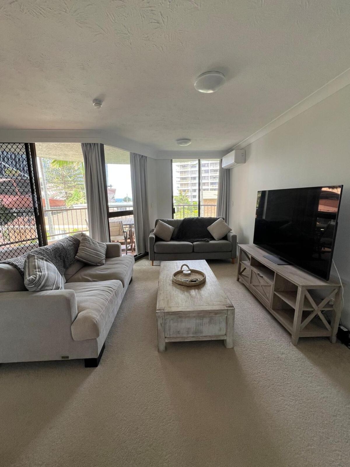 Surf And Seaside Apartment Gold Coast
