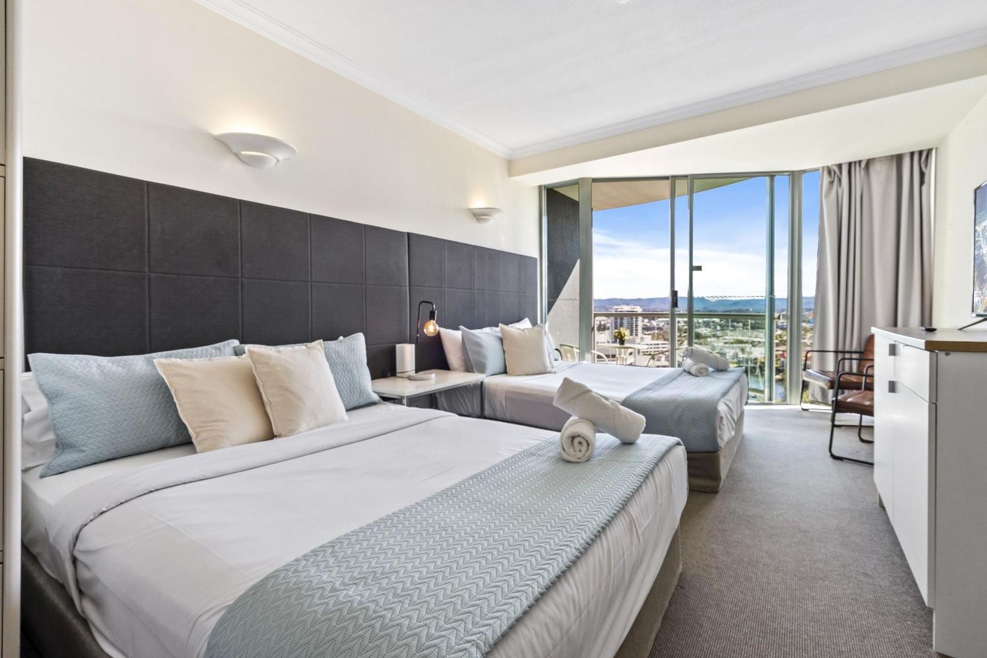Legends - Qstay Apartment *