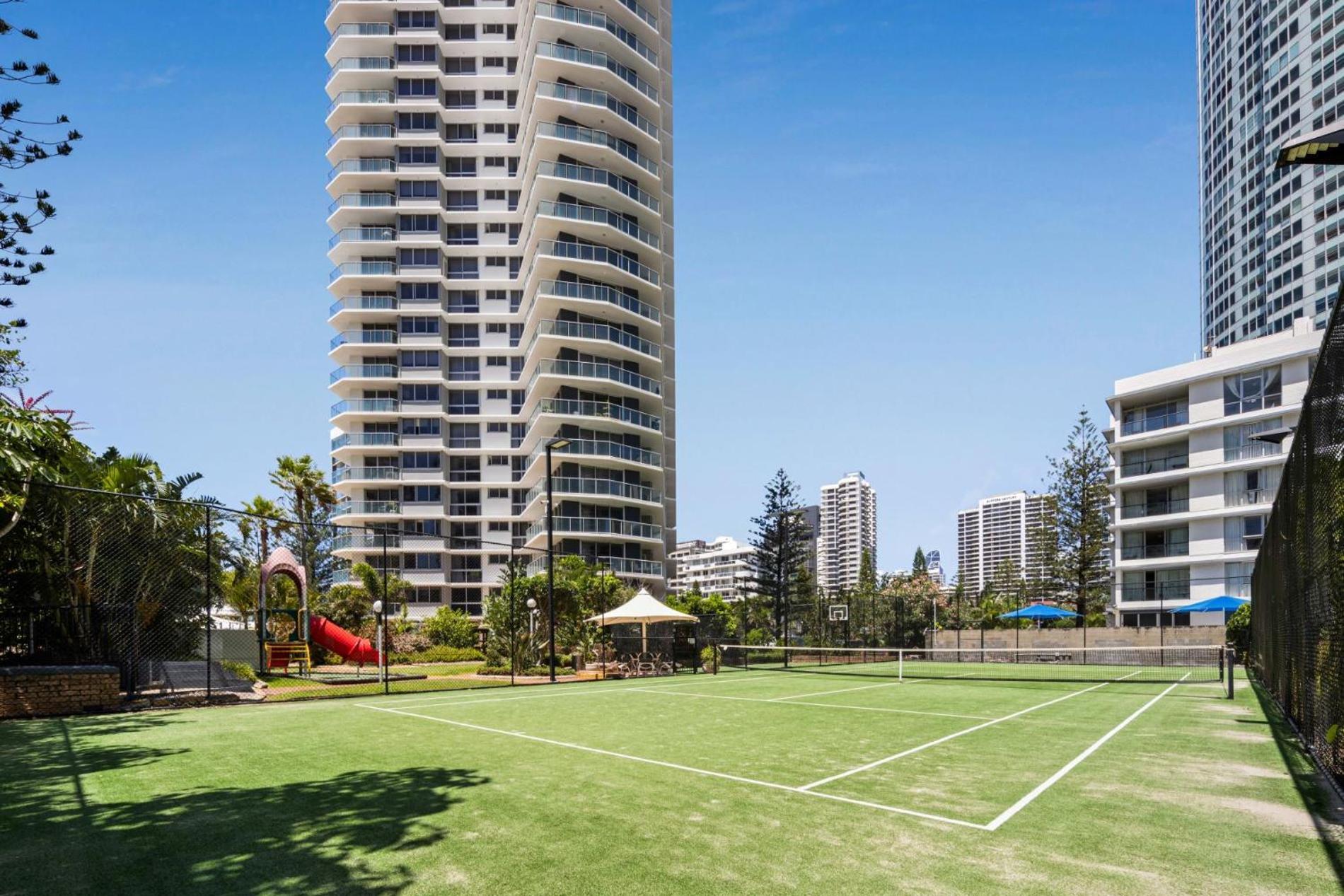 Peninsula Surfers Paradise - Hosted By Coastal Letting