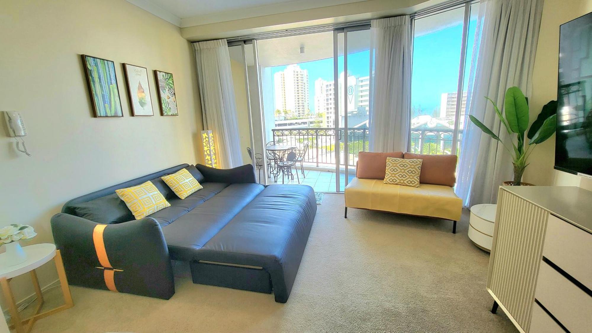 Chevron Renaissance - Floor - Self Contained & Privately Managed *