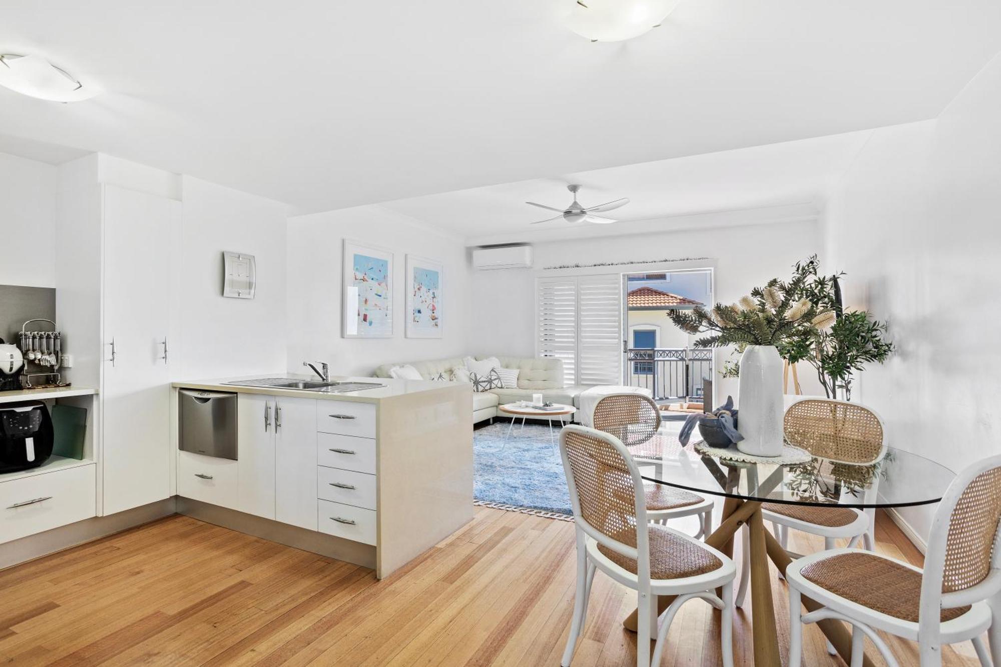 Bella Mare Coolangatta Beachside Aparthotel Gold Coast