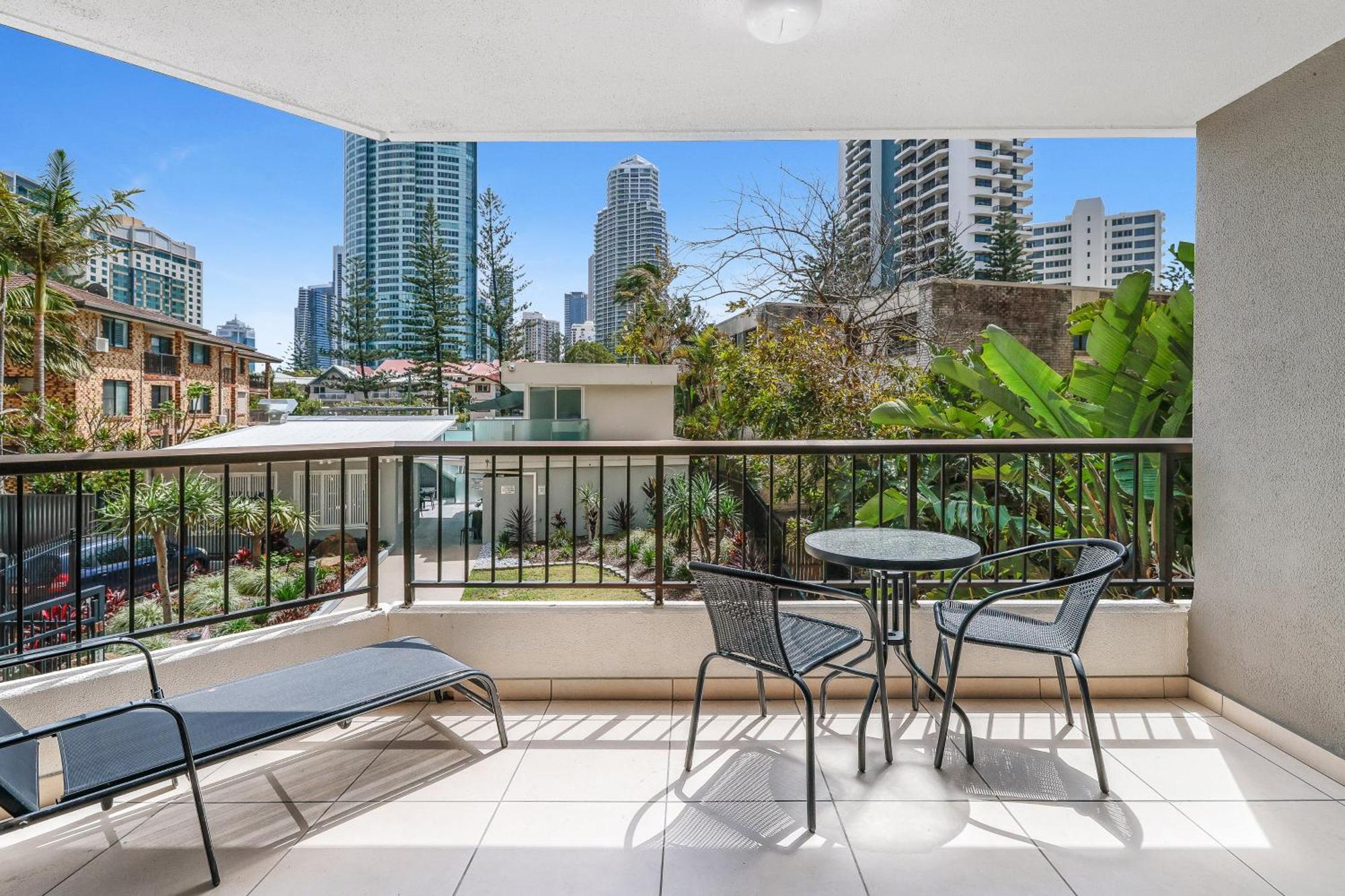 Surfers Century Oceanside 4*