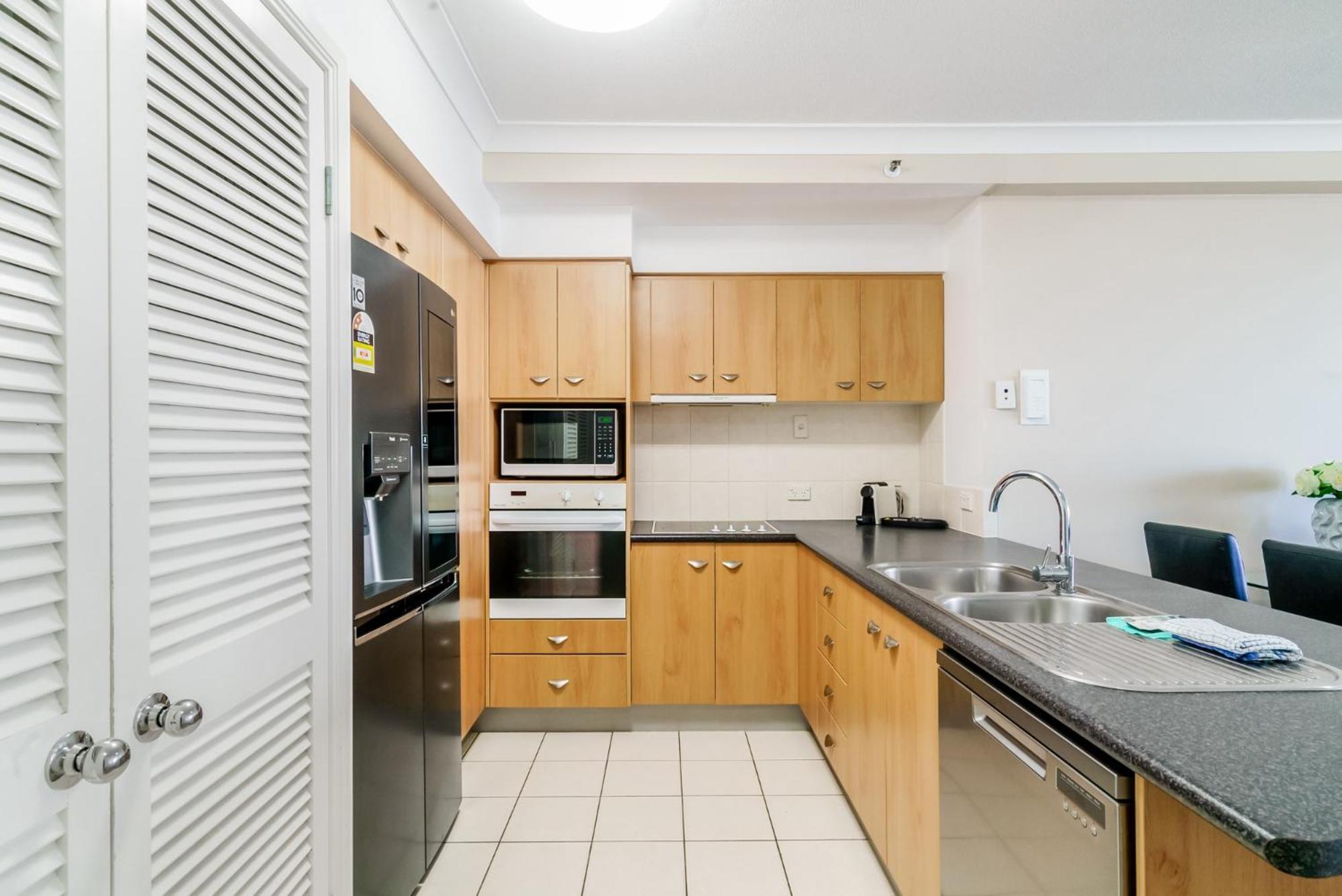 Ocean View 2-bed With Pools, Spa, Sauna, Gym & Bbq * Gold Coast