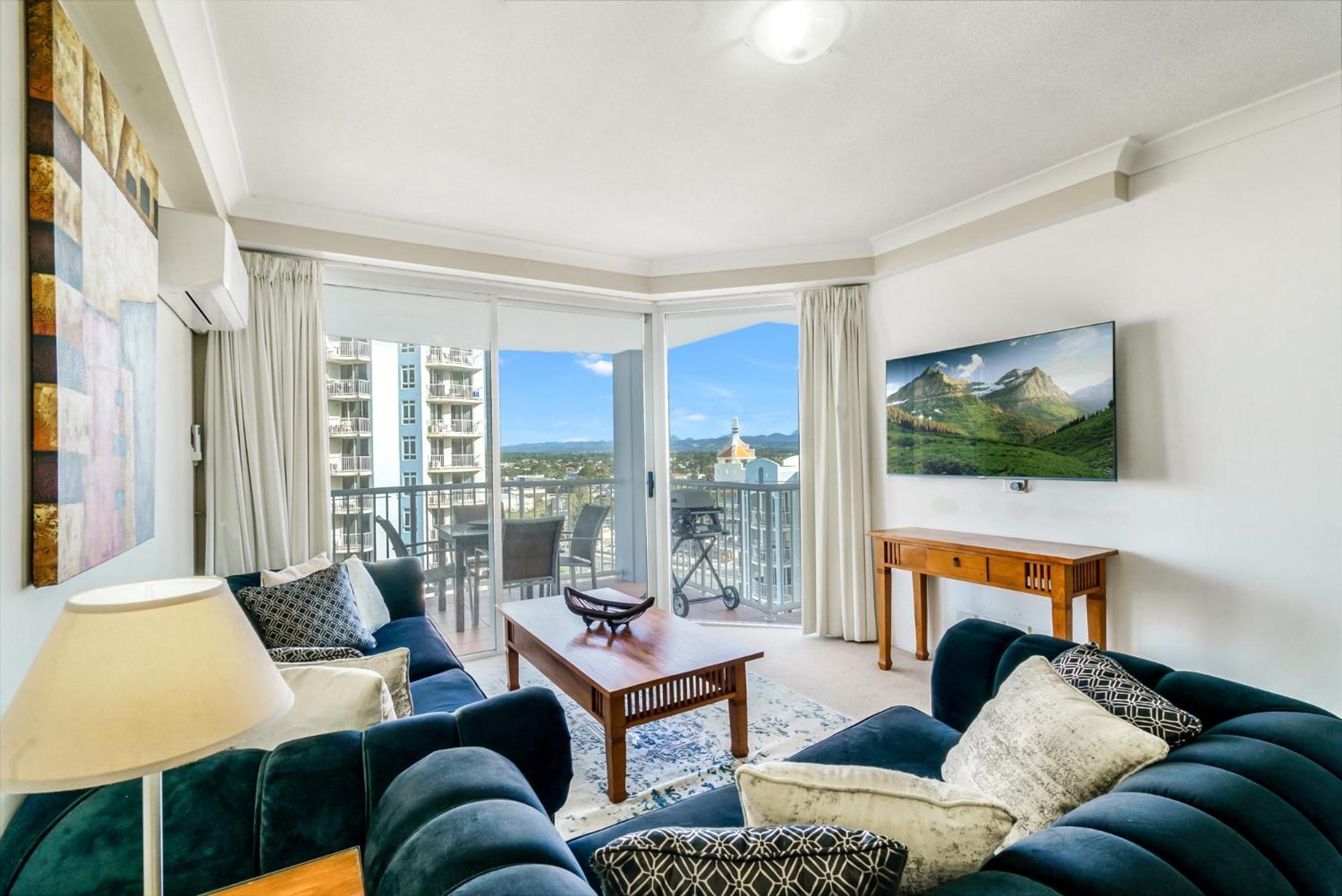 Ocean View 2-bed With Pools, Spa, Sauna, Gym & Bbq Apartment