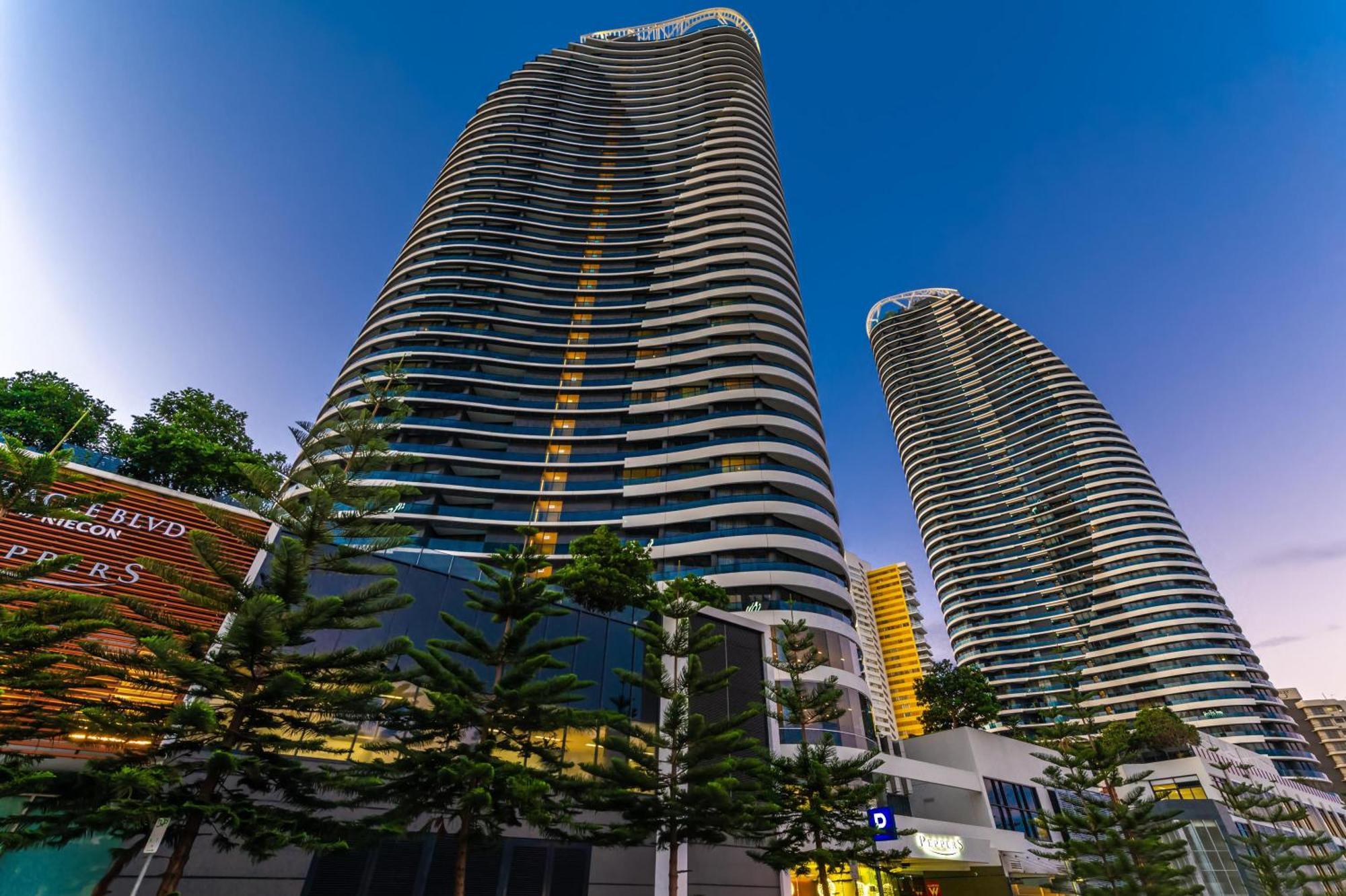 Luxury Sky High 1 Bedroom Escape With Ocean Views