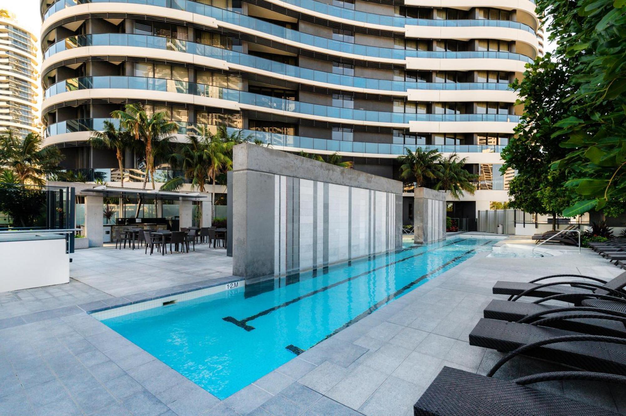 Luxury Sky High 1 Bedroom Escape With Ocean Views *