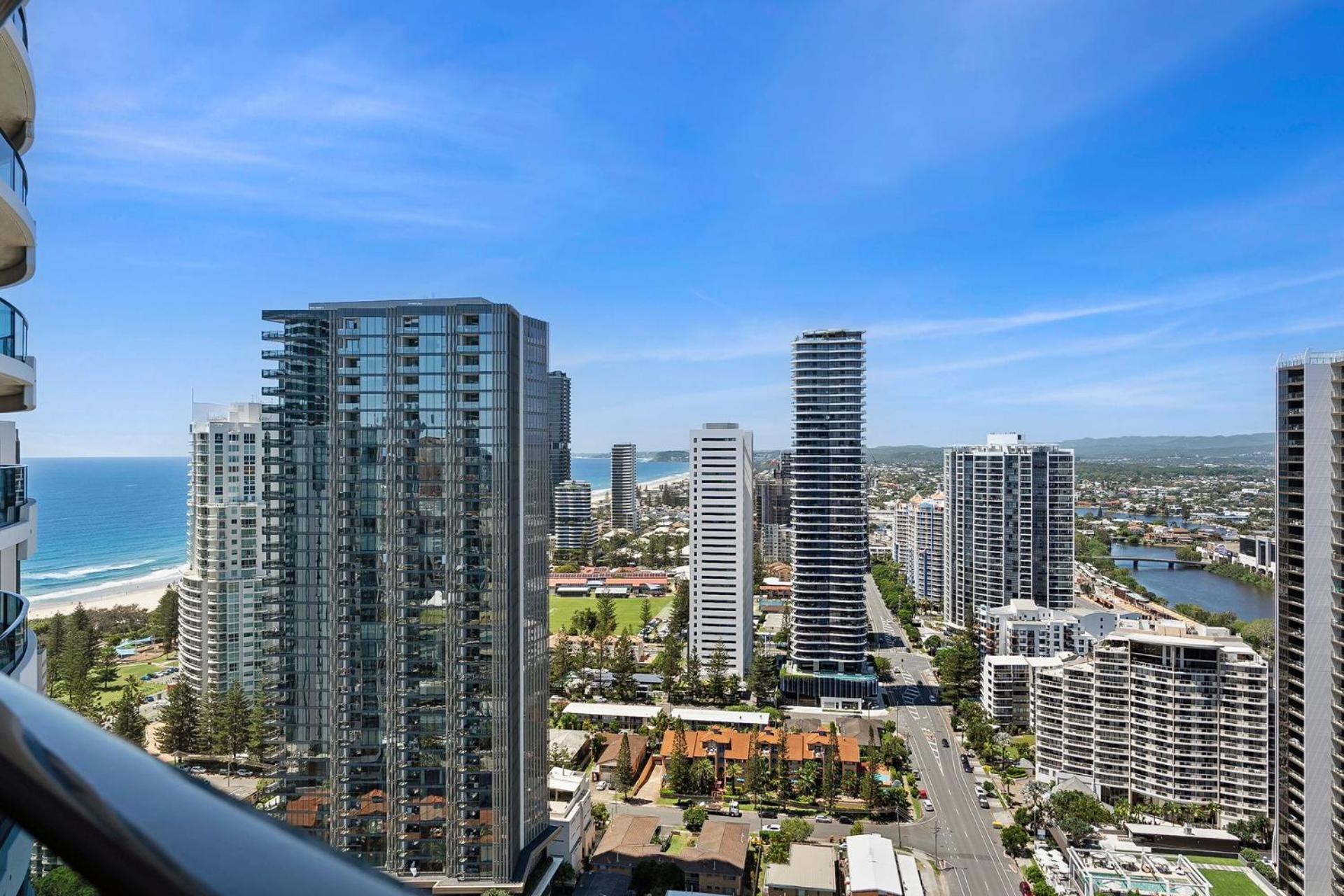 Luxury Sky High 1 Bedroom Escape With Ocean Views Gold Coast