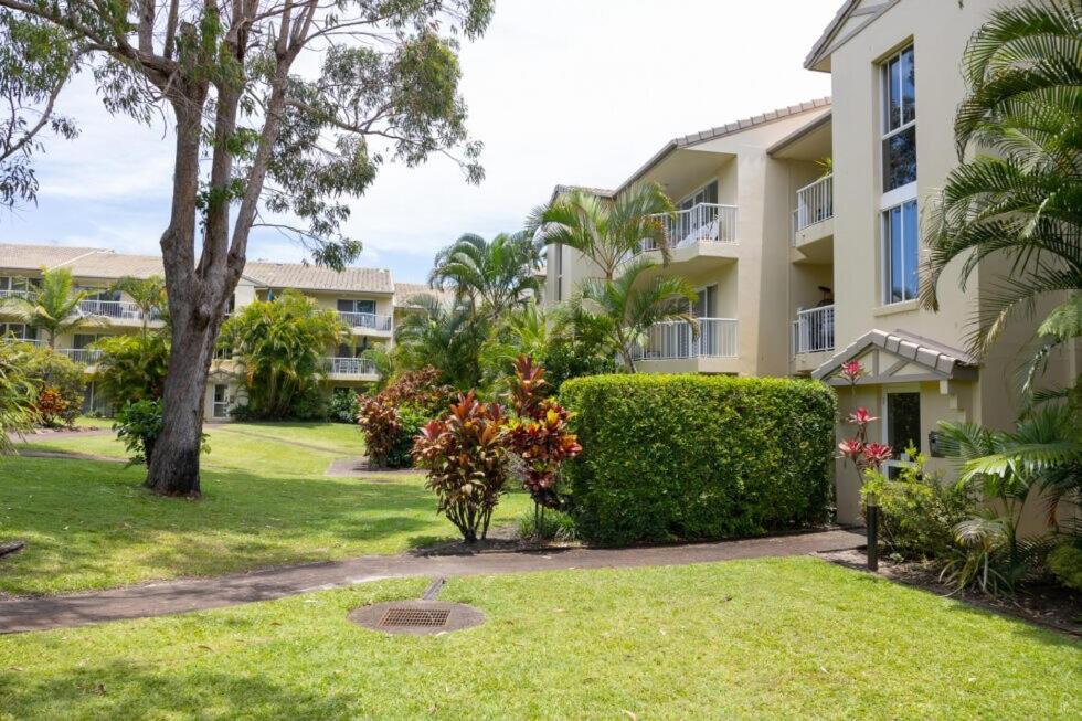 Cosy Burleigh Getaway