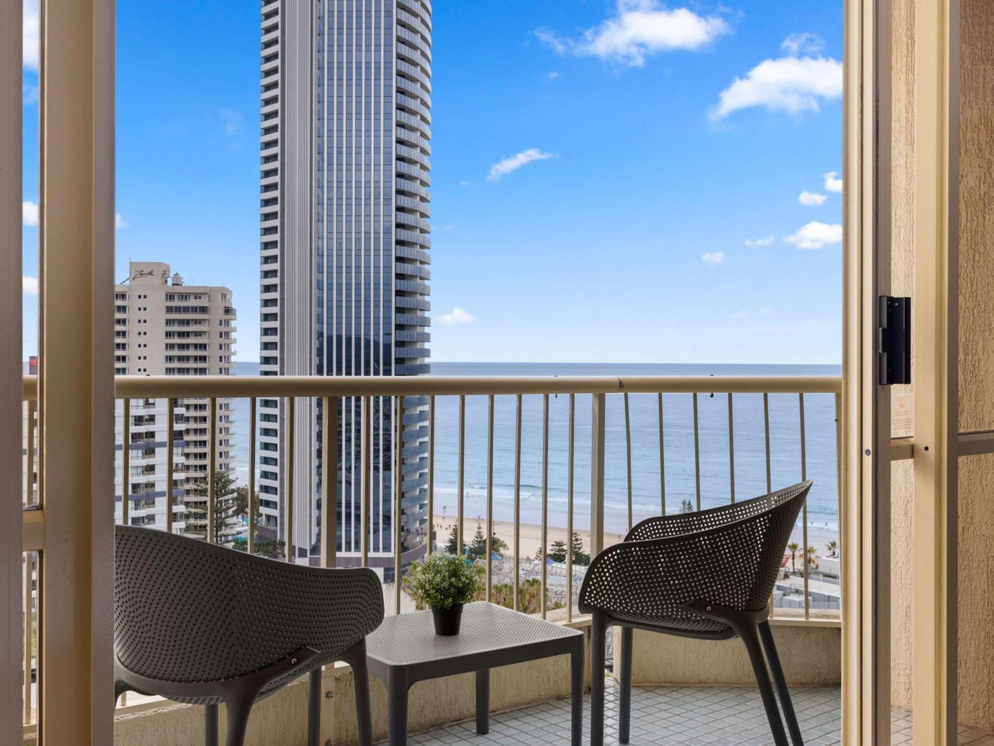 Hotel Novotel Surfers Paradise 4*