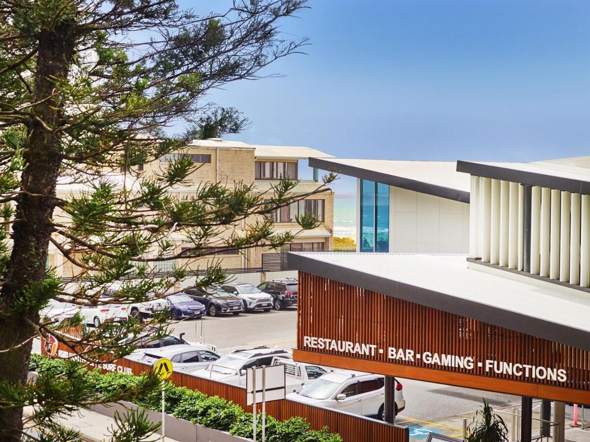 Apartment Renovated Beachside 2-bedroom Gold Coast