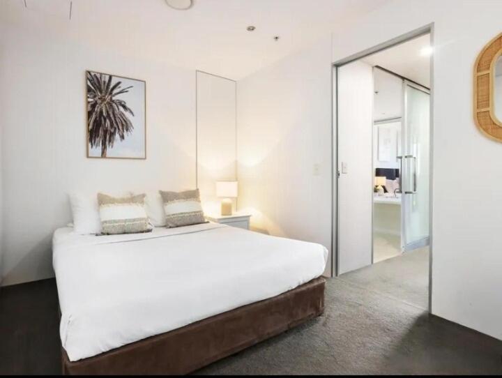 Apartment Circle On Cavill 2-bed Sea View Gold Coast