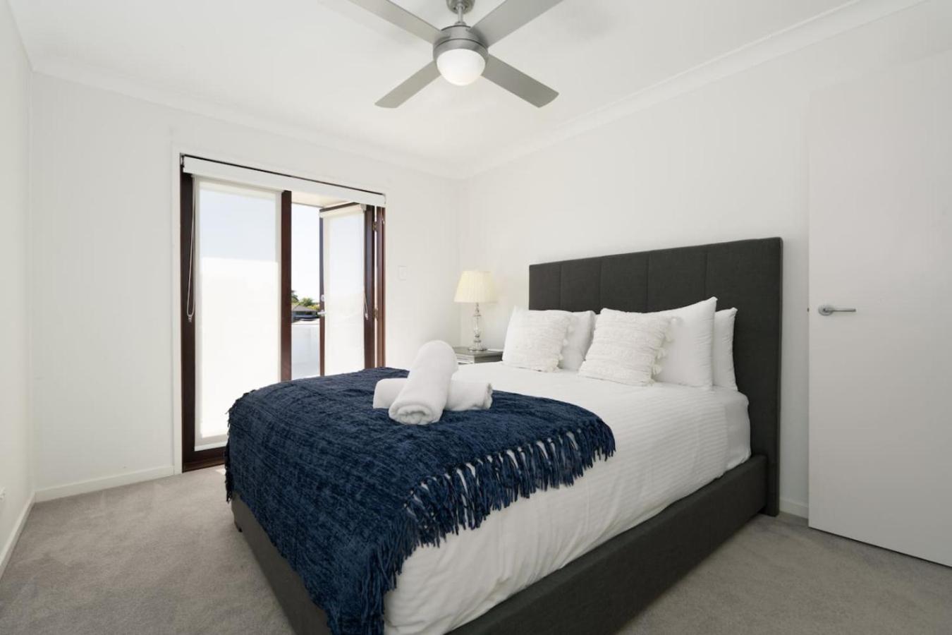 North Quay Waterfront Family Pool Holiday home *