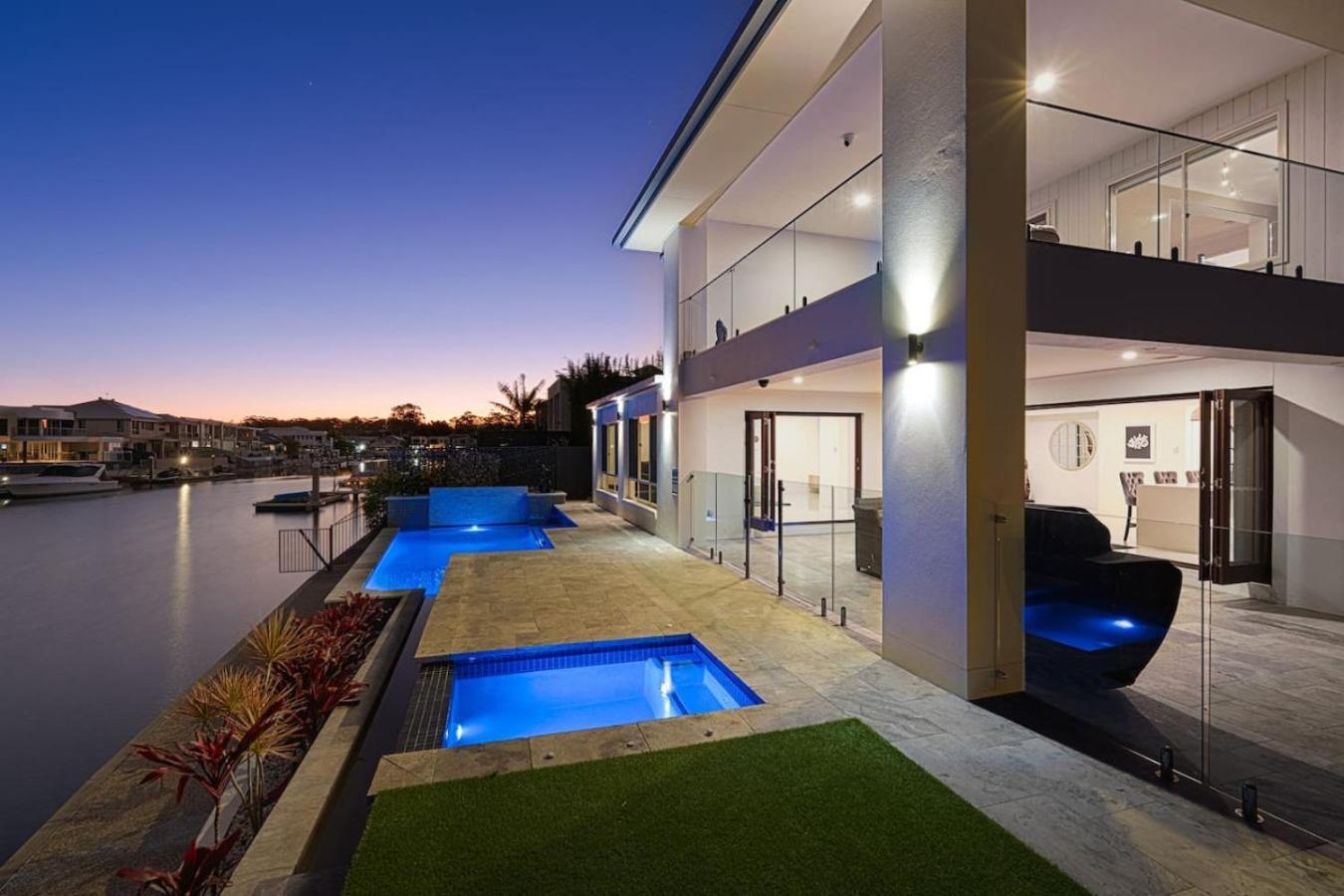 North Quay Waterfront Family Pool *