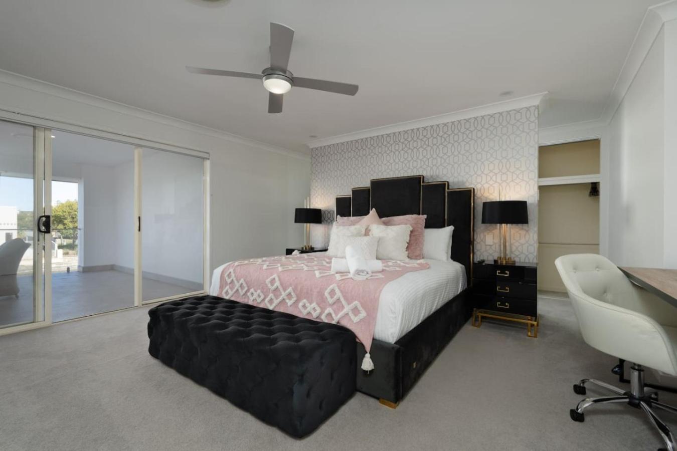 North Quay Waterfront Family Pool Gold Coast
