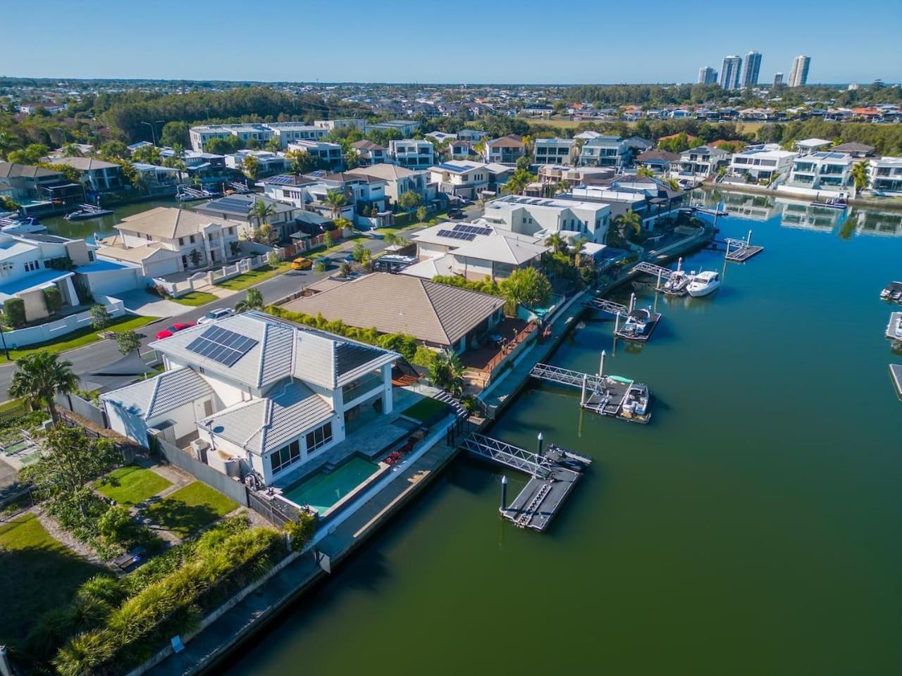 Holiday home North Quay Waterfront Family Pool *