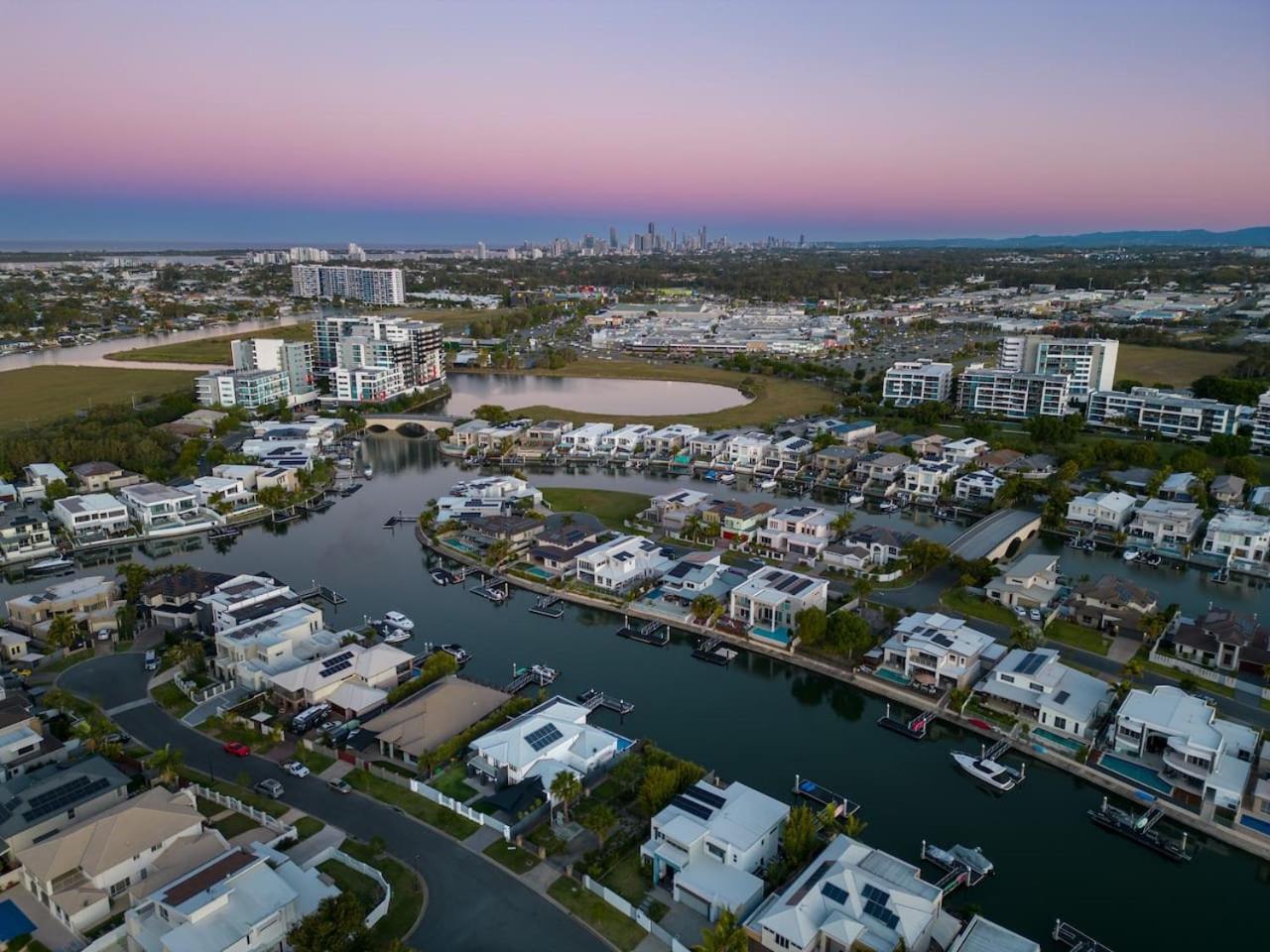 North Quay Waterfront Family Pool Gold Coast