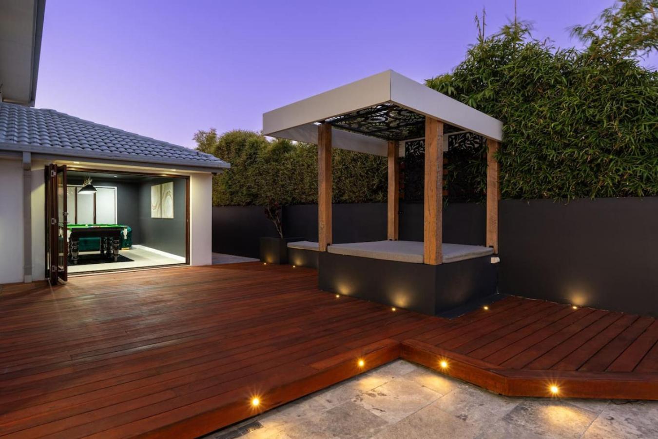 North Quay Waterfront Family Pool Holiday home *